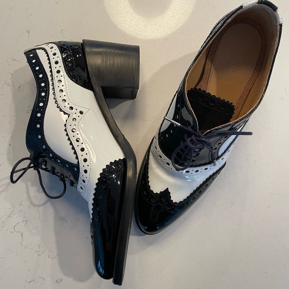 Chic Black and White Women's Brogue Loafers - Picture 5 of 9